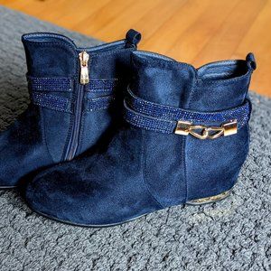 Bella Marie Navy Blue 8.5 Ankle Boot 👢